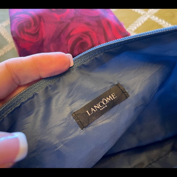 2 Lancôme Cosmetic Bags - Picture 4 of 10